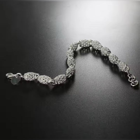 NIB S925 Sterling Silver Flower Beads Bracelet Hollow Ball Adjustable Chain - Picture 12 of 13